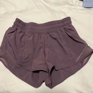 Lululemon hotty hot 2.5”